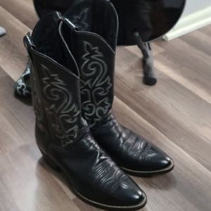 🤠 Black Justin Cowboy boots , great condition 🤠